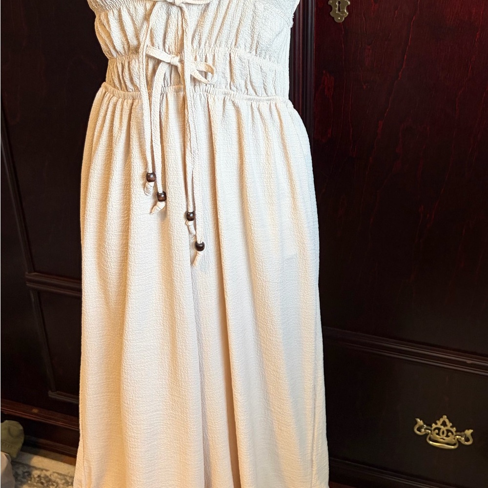 Cream Sleeveless Ruffle Romper Loose fit - Picture 6 of 9